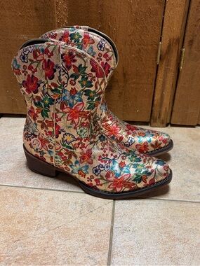 Roper Metallic Cowgirl Booties